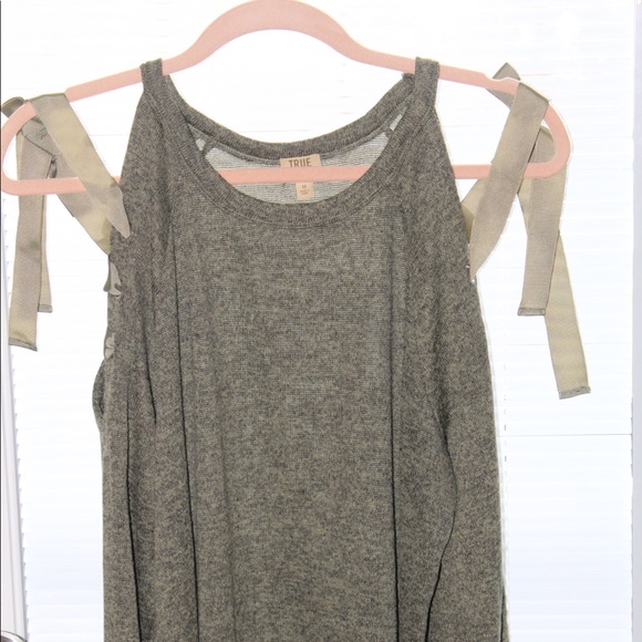 True Craft Cold-Shoulder Ribbon Sweater - Picture 2 of 4